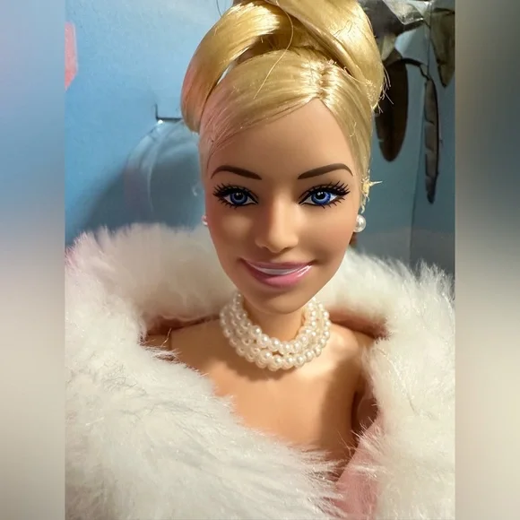 💎 BARBIE THE MOVIE DOLL COLLECTION LOT OF 3 ICONIC DRESS MARGOT ROBBIE 👛💅🏻🎀 - Picture 3 of 11